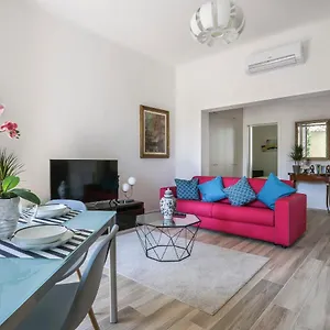 Family Great Location In Apartment